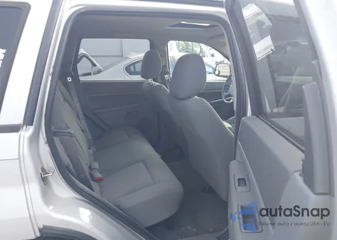 2007 Jeep Grand Cherokee Laredo z USA, uszkodzony, nr VIN 1J8HR48P17C679702